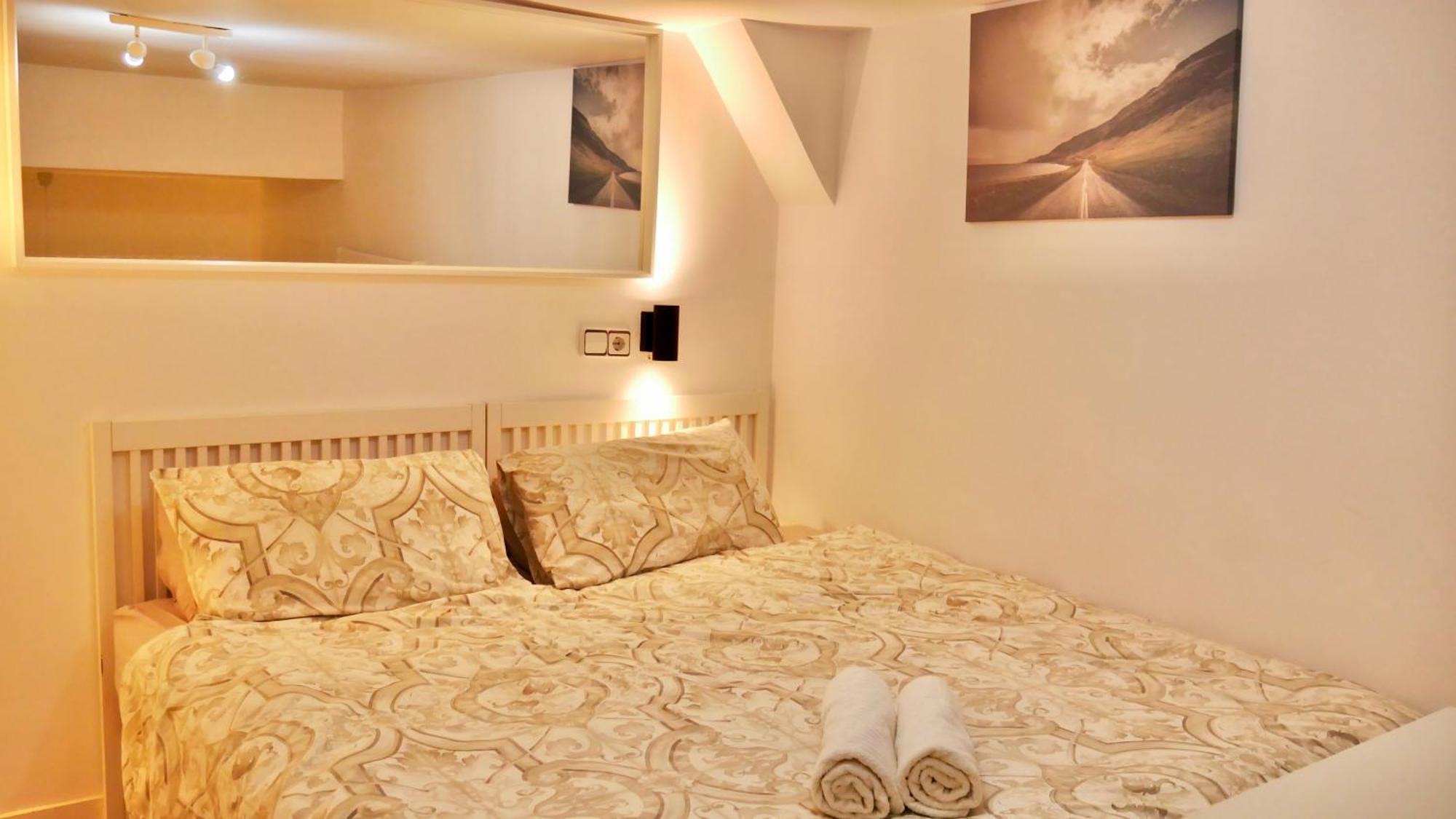 Duplex La Latina Centro Madrid Apartment Екстериор снимка